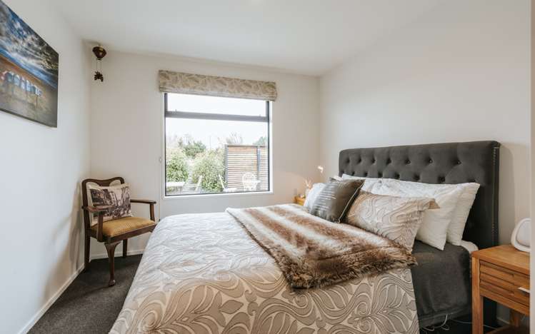 31 Finch Street Albert Town_11