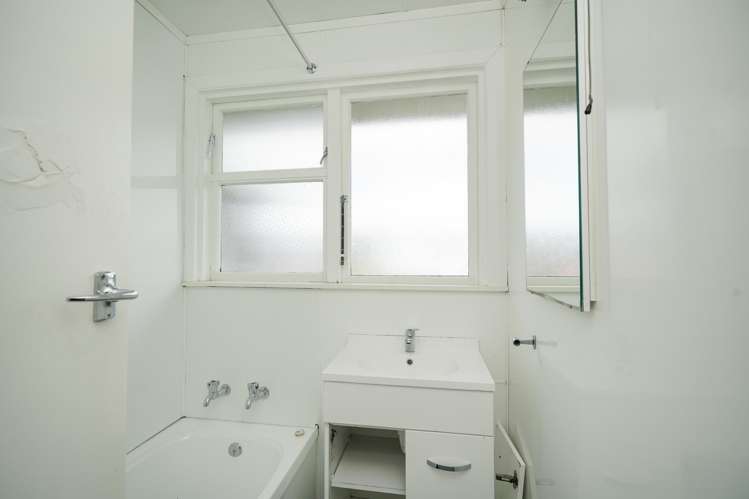 5 Anderson Place Gore Surrounds_6