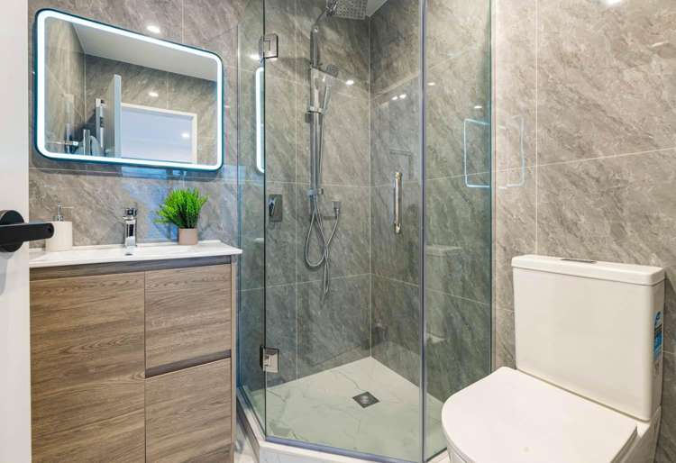 3/12 William Street Mangere East_11