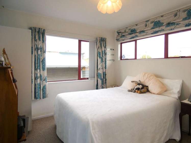 5 Te Whena Street Otaki Beach_9