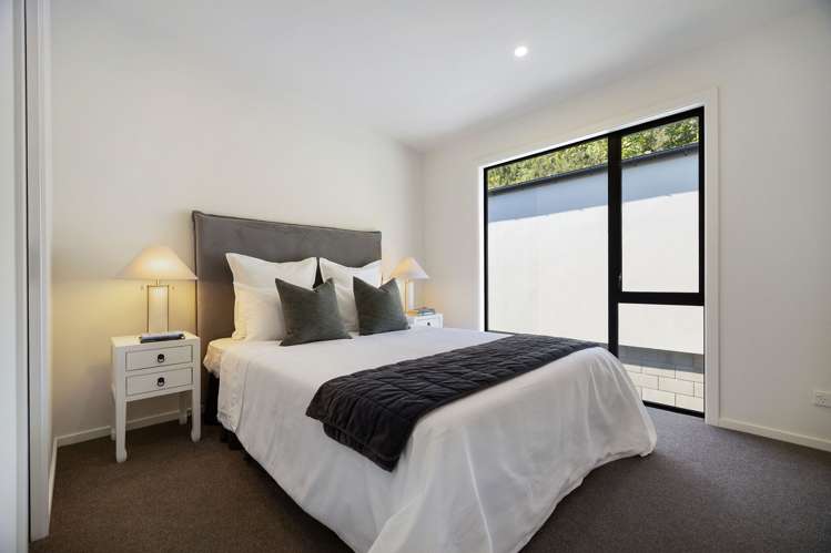 1/14 Vancouver Drive Queenstown Hill_17