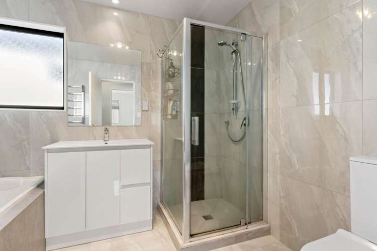 22 Cooladawson Drive Flat Bush_18