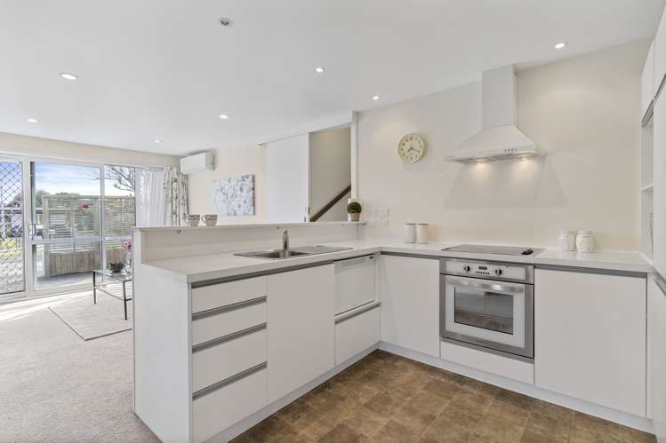 4 Jeff Place Howick_12