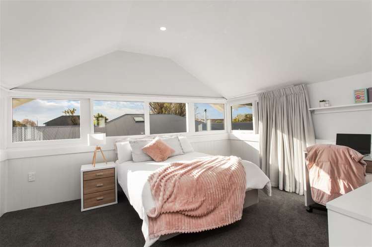 102 Idris Road Bryndwr_15