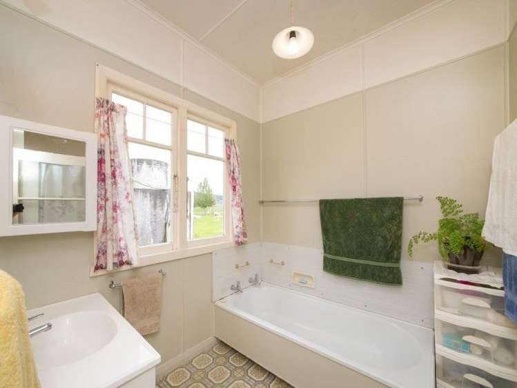 6 Godley Street Halcombe_16