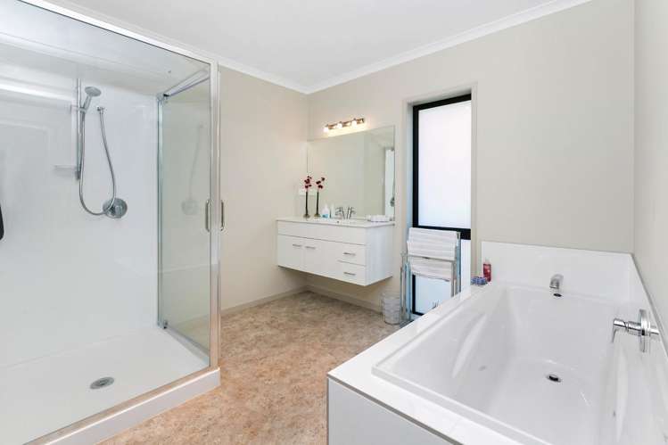 226 Lakes Boulevard Pyes Pa_16