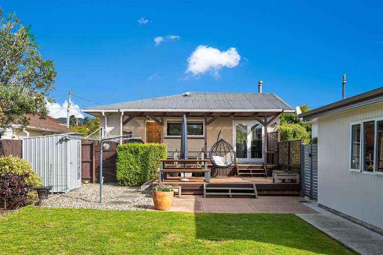 17 Maitland Avenue Stoke_10