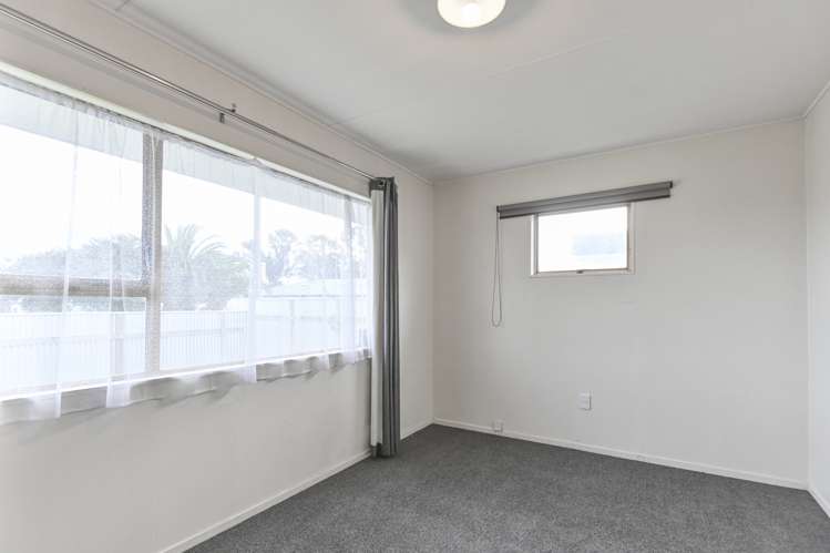 36 Bristol Crescent Flaxmere_8