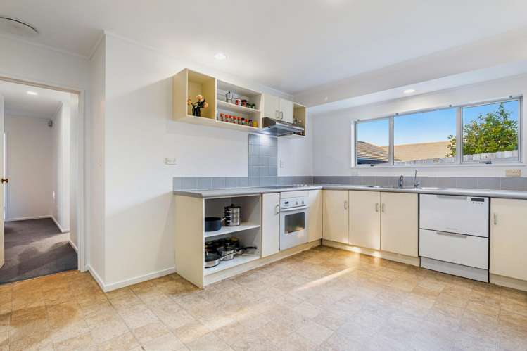 19 Brookvale Park Stanmore Bay_4