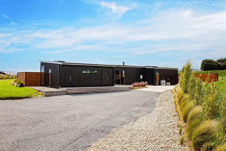 68 Sunrise Drive Seaward Bush_29