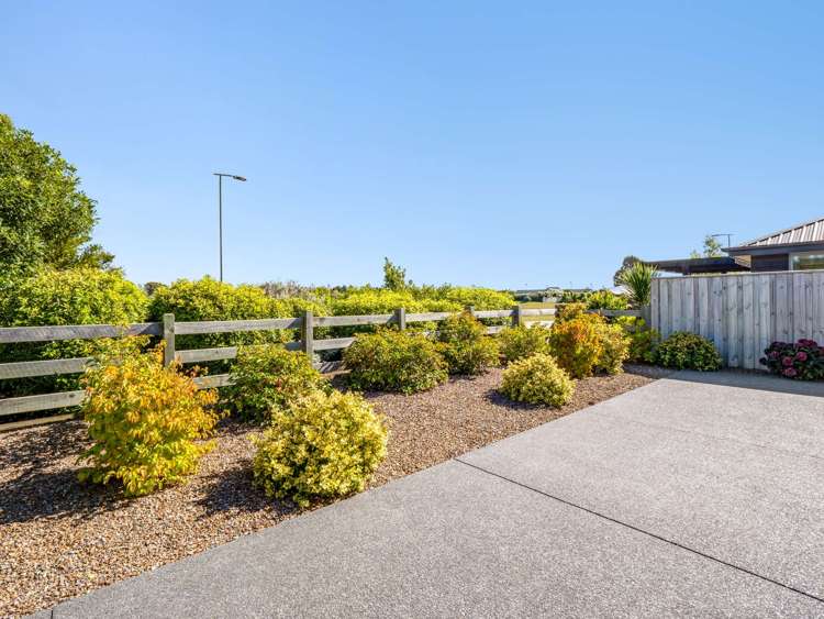 72 Sunline Avenue Lincoln_24