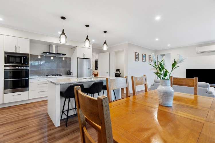 6 Damien Place_2