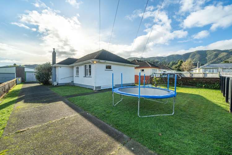 24 Roberts Street Tawa_16