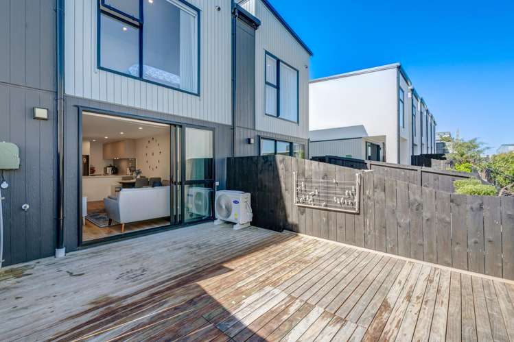 18 Hinonga Loop Silverdale_2