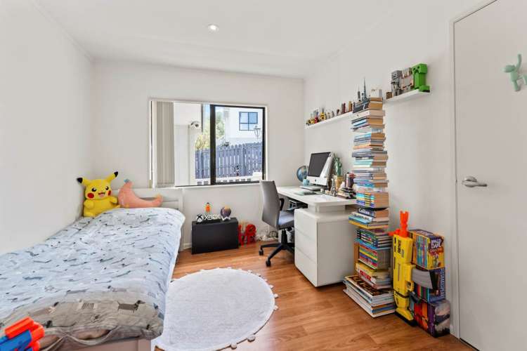 2/84 Totaravale Drive Totara Vale_8