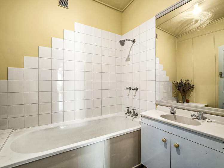 24 and 24A Main Road Owaka_14