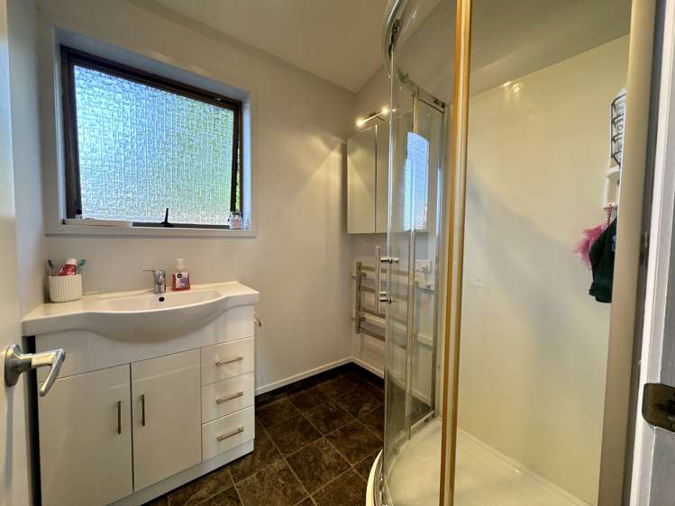 4/135 Parrs Cross Road Glen Eden_10