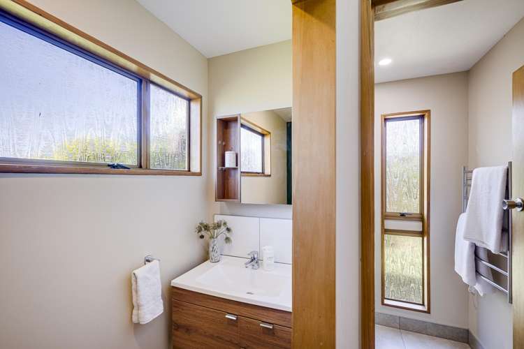 16 Ngarimu Crescent Taradale_11