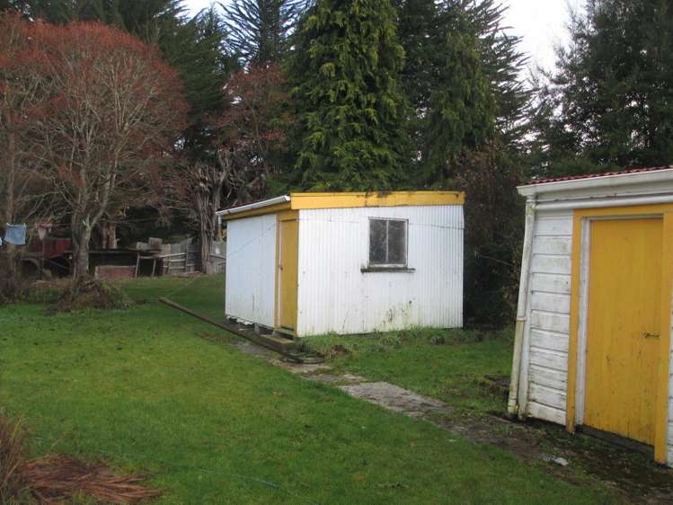 3 Side Street Clinton and Surrounds_8