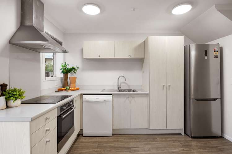 61 Chiefs Court Hamilton East_8