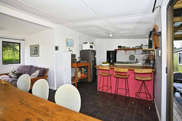 8 Katrin Place Mahanga_10