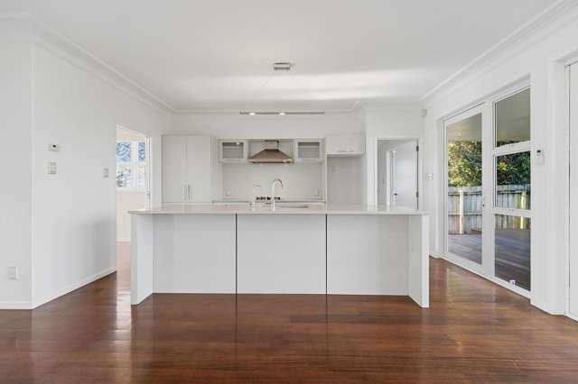 143 Riddell Road 1670_4