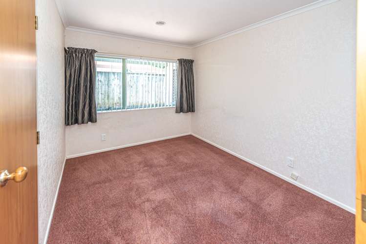 1 Hutchison Crescent Durie Hill_9