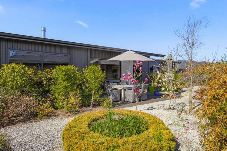 15 Noumea Drive Rangatira Park_11