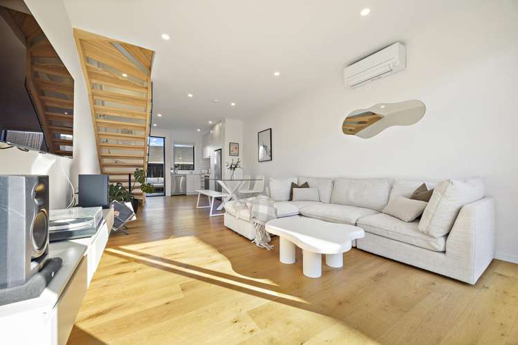 12/82 East Coast Road Milford_5