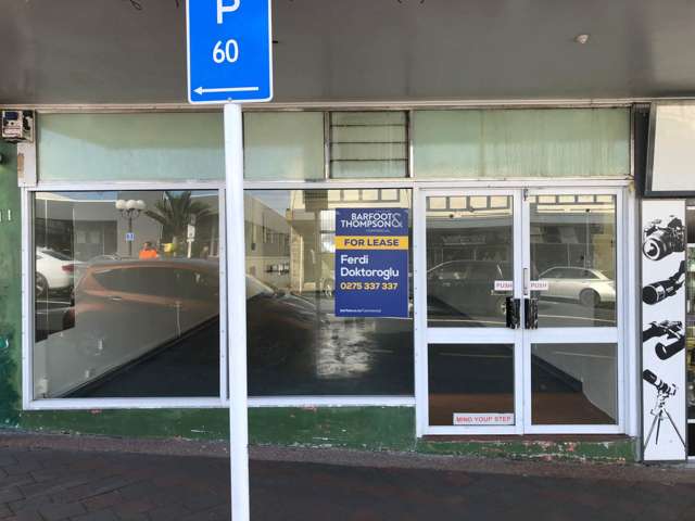 RETAIL ON BUSY MAIN ROAD