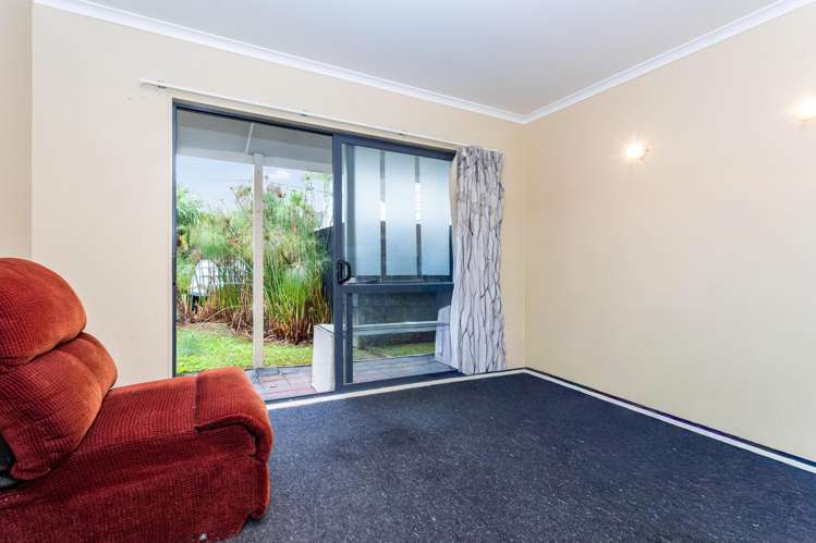 42 & 42A Vina Place Massey_16