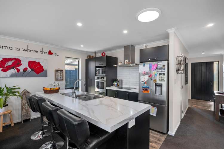 11 Eastbank Drive Katikati_2