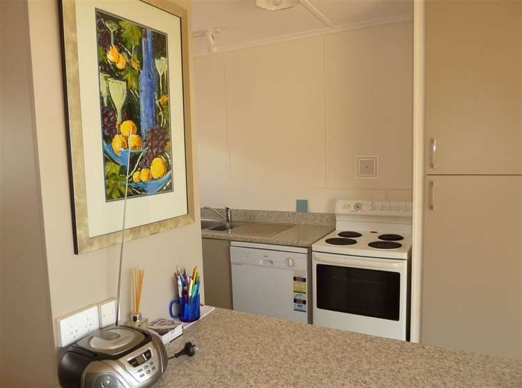 21 West Crescent Te Puru_6