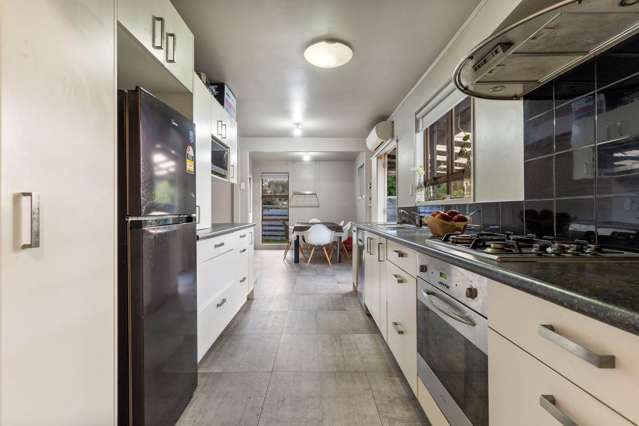 2/41 Challen Close Conifer Grove_3