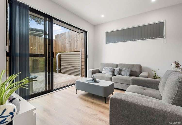 8B Hobart Crescent Wattle Downs_1