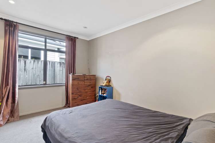 14 Thistlewood Avenue Hamilton East_11