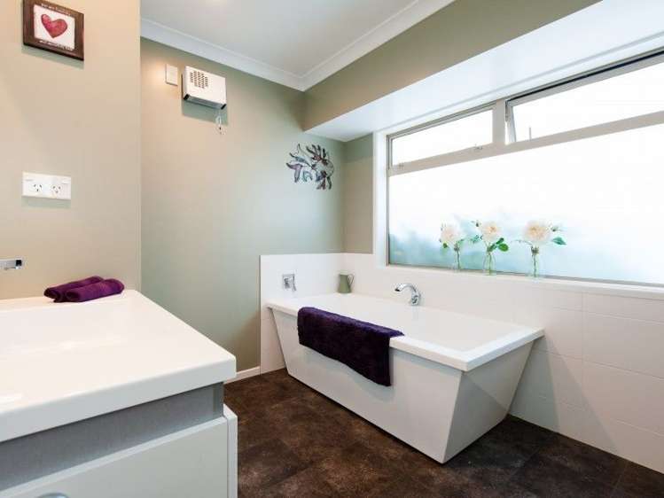 10 Nottinghill Drive Springlands_17