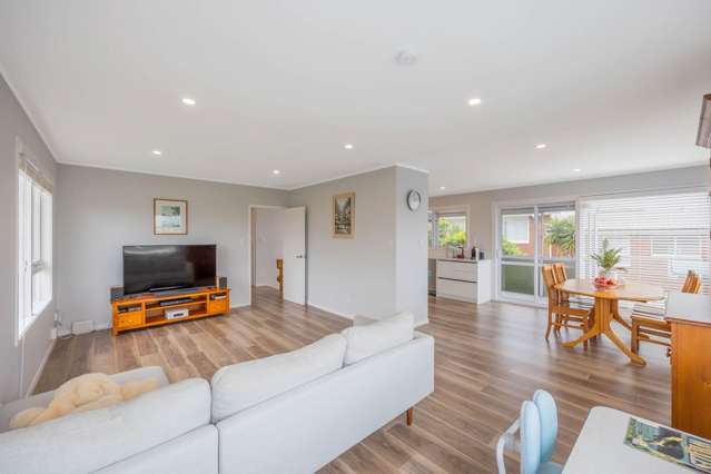 2/4 Rangitoto Terrace Milford_3