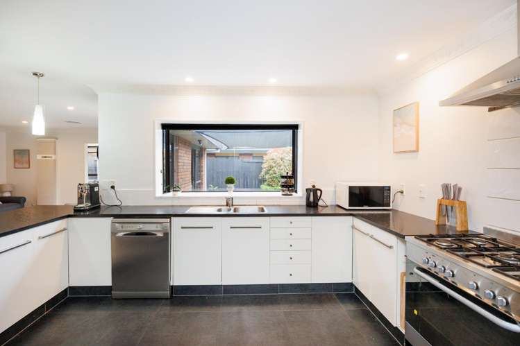 77 Pacific Drive Fitzherbert_8