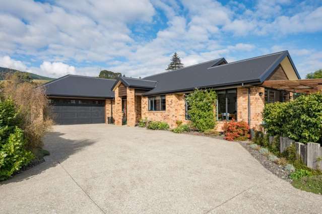 Brick Beauty in Kingsford Drive!