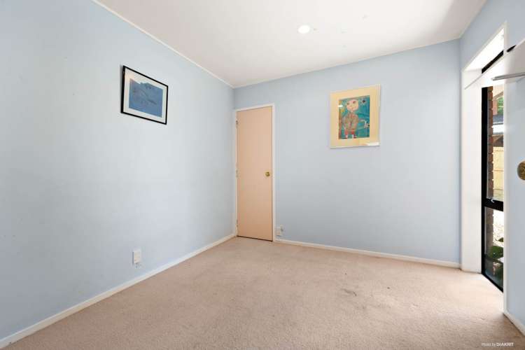 22 Voltaire Court Botany Downs_15