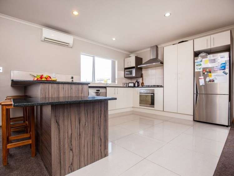 13 Montague Grove Stratford_10