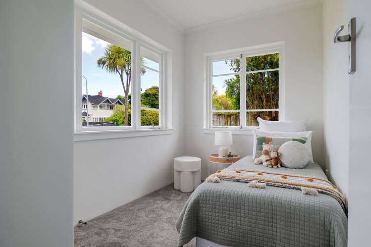 36 Rainforth Street Roslyn_13