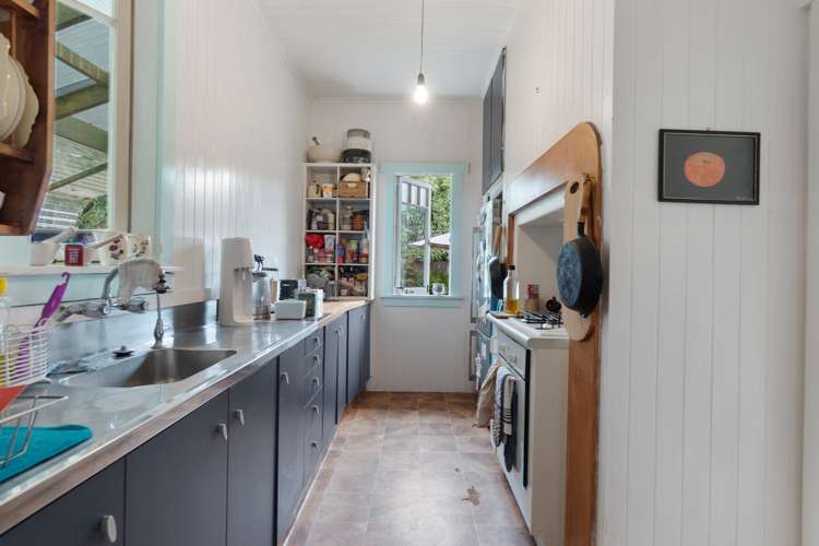 24 Bond Street Hamilton East_11