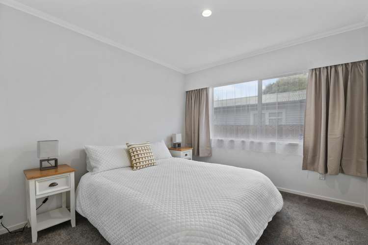 67a Clayton Road Mangakakahi_6