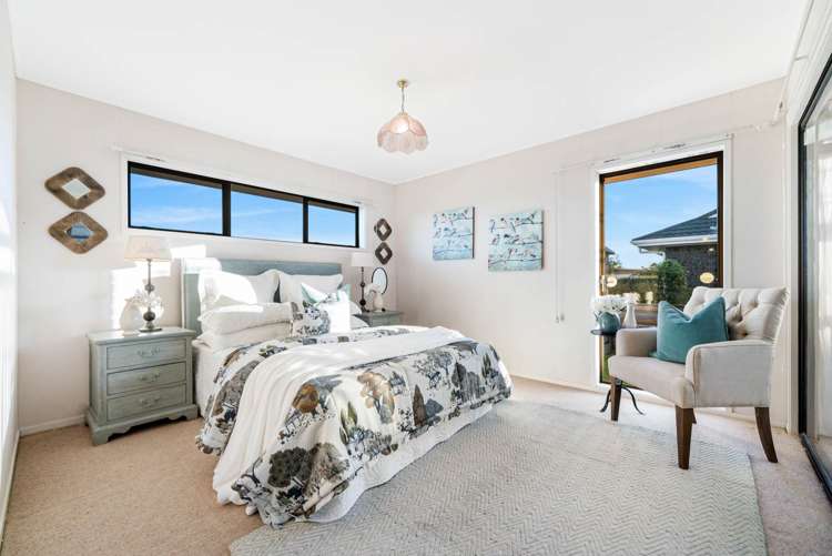 16 Saint Simon Place Botany Downs_15