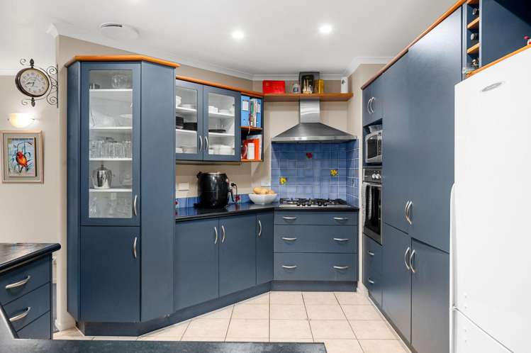 76 Saint James Drive Huntington_5