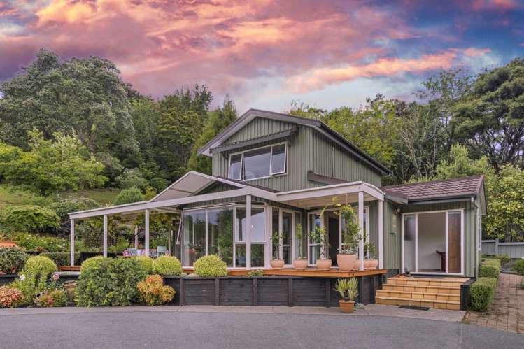 1082 Sandspit Road_1