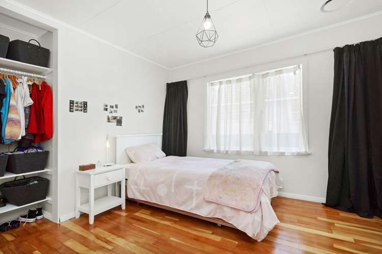 37 Lees Grove Wainuiomata_13