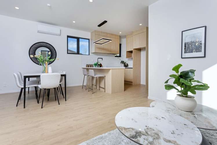 81B Ayton Drive Totara Vale_6